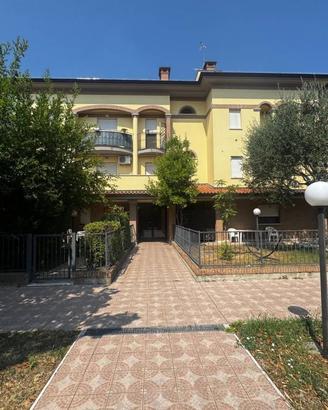 Appartamento di 102 m² con 3 locali e box auto a F