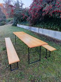 Set tavolo e 2 panche da esterno