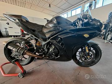Yamaha R3 uso pista