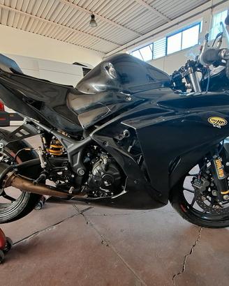 Yamaha R3 uso pista