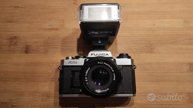 Fotocamera reflex Fujica AX1 con accessori