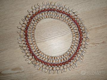 Collana etnica in pasta di vetro e conchiglie
