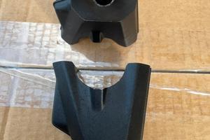 Risers neri+ kit supporto cavalletto posteriore