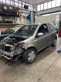 Yaris 1.0 3p PEZZI DI RICAMBIO