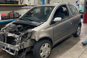 Yaris 1.0 3p PEZZI DI RICAMBIO