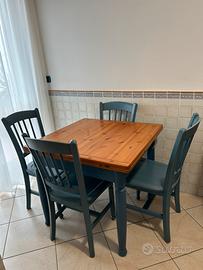 Tavolo quadrato in legno