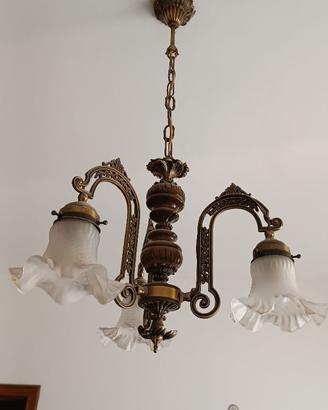 Lampadario a tre luci