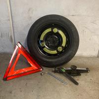 Ruotino di scorta  Mercedes 125/90 R16 + cric