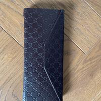 Portaocchiali Gucci con pezzuola