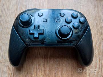 Pro Controller per Nintendo Switch originale.