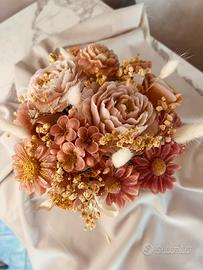 Vaso in ceramica con fiori in cera profumata