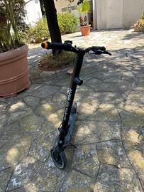 Monopattino bmw