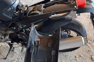 Ducati Monster 620 dark 24 kW con carter rotto