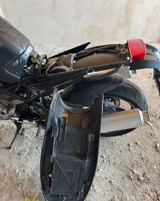 Ducati Monster 620 dark 24 kW con carter rotto