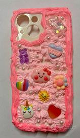 Cover iPhone 15 Decoden Kawaii panna montata
