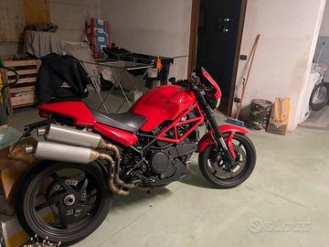 Ducati Monster 750