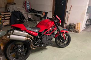 Ducati Monster 750