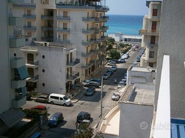 Gallipoli Trilocale 8-10 posti letto 150mt spiagge