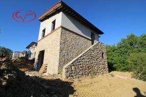 Appartamento di 111 m² con 3 locali a Laterina Per
