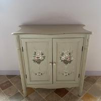 Mobiletto stile provenzale