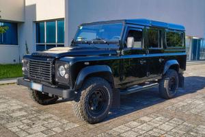 Land Rover Defender 110 2.4 TD4 Station Wagon SE