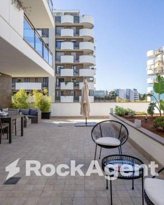 SOLUZIONE RISTRUTTURATA CON AMPIO TERRAZZO E BOX