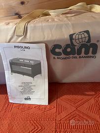 Lettino da campeggio CAM con materasso e cuscino.