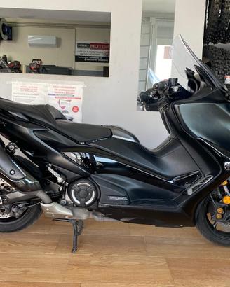 Yamaha TMAX 560 Tech Max