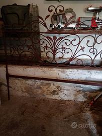 testata letto ferro battuto antico
