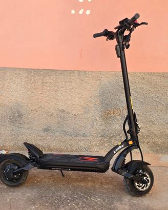 monopattino Kaabo mantis X