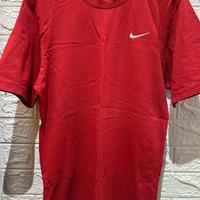 T-shirt Nike originale – colore rosso