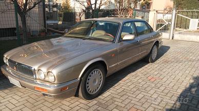 JAGUAR XJ Sedan (X300, X330) 6 3.2 Benzina c/clima
