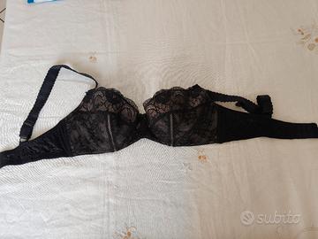 Reggiseno nero in pizzo