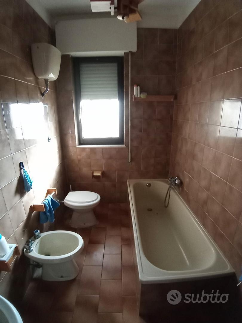 Ampio libero su tre lati via libeccio - Vista 3