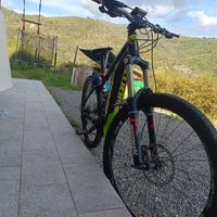 Bicicletta Giant DIRT-E  pedalata assistita