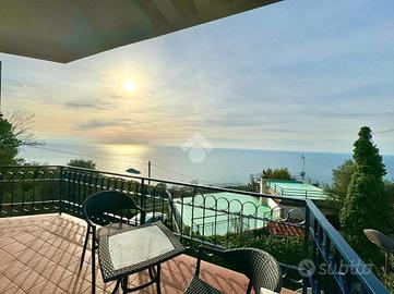 2 LOCALI A MASSA LUBRENSE