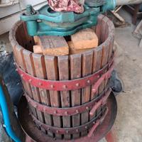 ATTREZZATURA PER FARE IL VINO