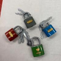 Lucchetto colorato con chiave