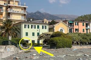 Piccolo locale fronte mare