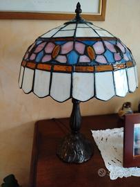 Lampada liberty in vetro cattedrale