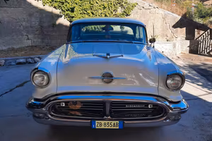 Oldsmobile Dynamic 88 Holiday Deluxe 1956