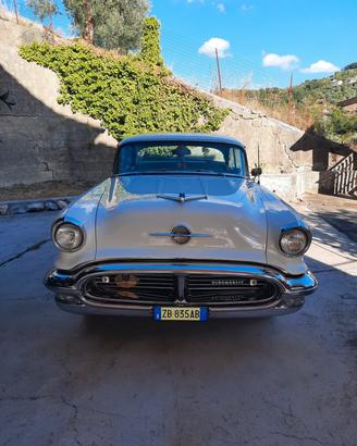 Oldsmobile Dynamic 88 Holiday Deluxe 1956