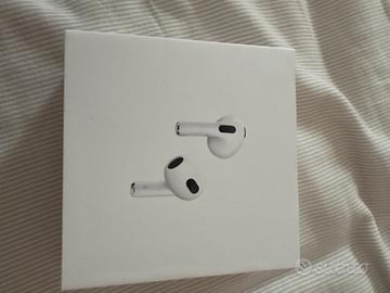 AIRPODS 3 generazione ricarica magsafe