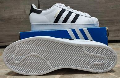 Sneakers scarpe Adidas superstar nuove e originali Abbigliamento