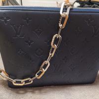 Meravigliosa borsa blu.