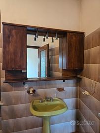 Mobile bagno vintage con specchio e luci