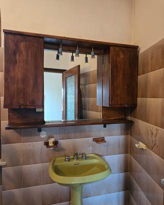 Mobile bagno vintage con specchio e luci