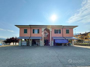 NEGOZIO A BORGO VAL DI TARO