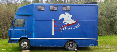 Camion trasporto cavalli OM 1975