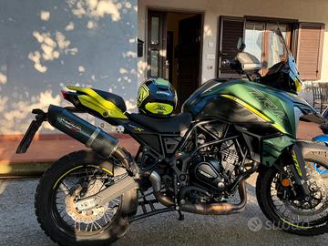 moto Benelli trk 702x 